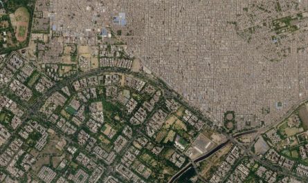 The divide between the 'Haves' and 'Hav Nots' in the city of Delhi, India