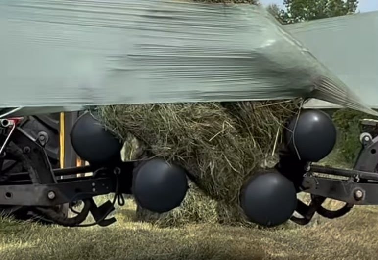 The smooth, overlapping layers of this agricultural wrapper