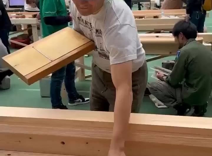 Wood planing competition for thinnest plane of wood
