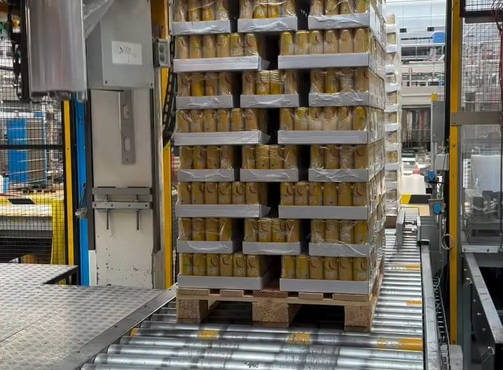 Wrapping a pallet