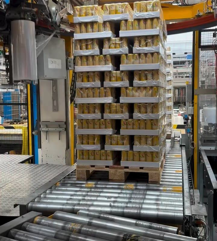 Wrapping a pallet