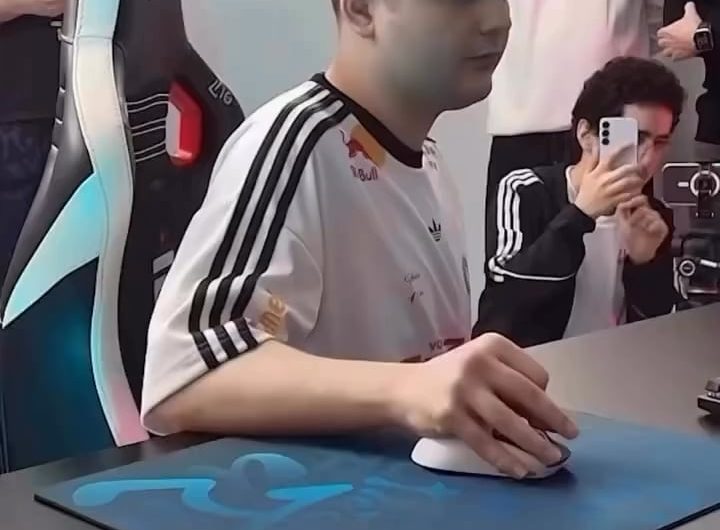 Yiğit Arslan has broken the World Record for most mouse clicks in a single minute with 760 clicks