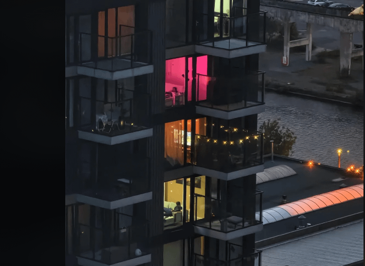the colour gradient of these 3 apartments