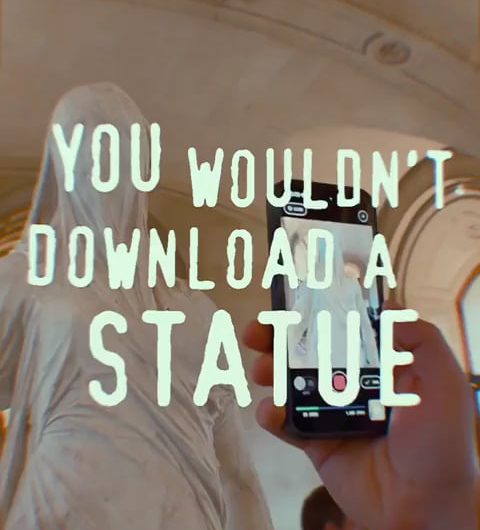 British artist does, in fact, download a statue