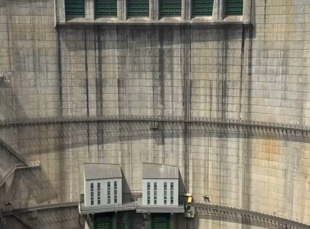Gates opening on the Kawamata dam
