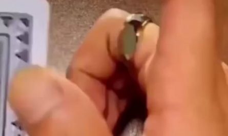 This is how you cheat at cards using a reflecting ring