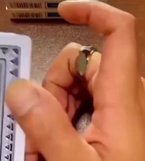 This is how you cheat at cards using a reflecting ring
